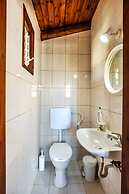 Elia Woodstone Houses