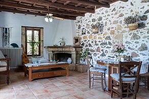 Elia Woodstone Houses