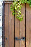 Elia Woodstone Houses