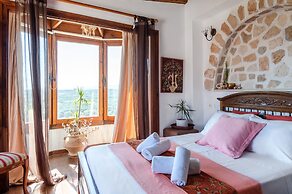 Elia Woodstone Houses