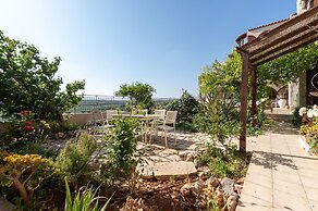 Elia Woodstone Houses