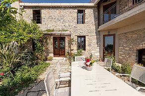 Elia Woodstone Houses