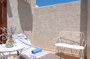 Elia Woodstone Houses