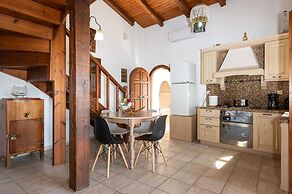 Elia Woodstone Houses