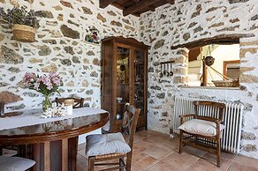 Elia Woodstone Houses