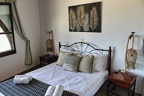 Elia Woodstone Houses