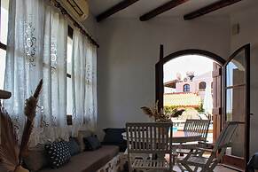 Elia Woodstone Houses