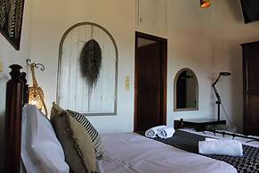 Elia Woodstone Houses