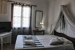 Elia Woodstone Houses