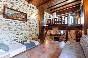 Elia Woodstone Houses