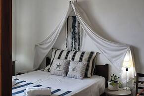 Elia Woodstone Houses