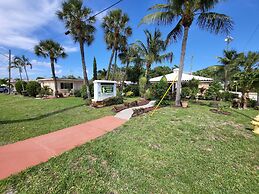 Barefoot Mailman Inn & Suites