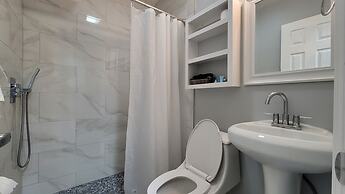 Barefoot Mailman Inn & Suites