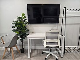 Barefoot Mailman Inn & Suites