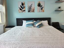 Barefoot Mailman Inn & Suites