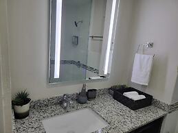 Bayfront Villas and Apt