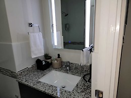 Bayfront Villas and Apt