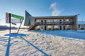 Love Hotels Voyageur by OYO at International Falls MN