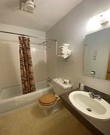 Love Hotels Voyageur by OYO at International Falls MN