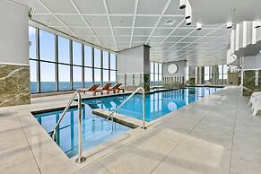 Ocean Surfers Paradise - GCLR