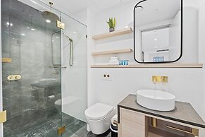 Ocean Surfers Paradise - GCLR