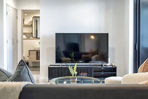 Ocean Surfers Paradise - GCLR