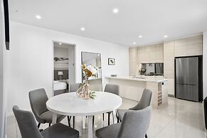 Ocean Surfers Paradise - GCLR