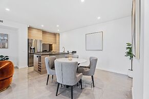 Ocean Surfers Paradise - GCLR