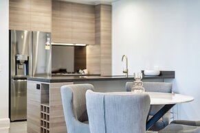 Ocean Surfers Paradise - GCLR