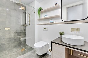 Ocean Surfers Paradise - GCLR