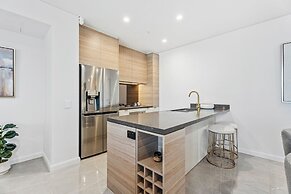 Ocean Surfers Paradise - GCLR