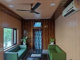 Corbett Comfort Lodge