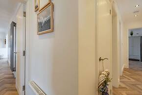 Stunning Cottage With hot Tub, North Wales Coast