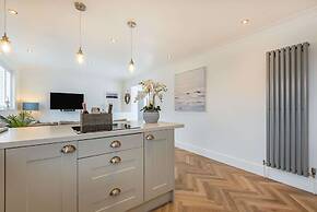 Stunning Cottage With hot Tub, North Wales Coast