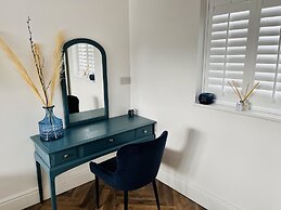 Stunning Cottage With hot Tub, North Wales Coast