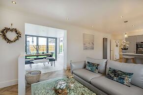 Stunning Cottage With hot Tub, North Wales Coast