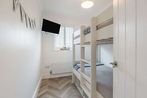 Stunning Cottage With hot Tub, North Wales Coast