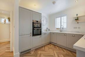 Stunning Cottage With hot Tub, North Wales Coast