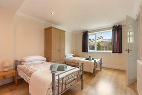 Sunningdale - Beach Side Cottage Sea Views Parking