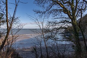 Sunningdale - Beach Side Cottage Sea Views Parking