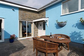 Sunningdale - Beach Side Cottage Sea Views Parking