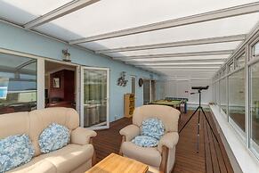 Sunningdale - Beach Side Cottage Sea Views Parking