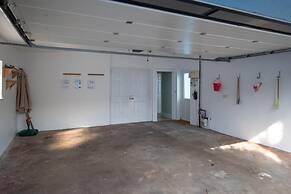 Sunningdale - Beach Side Cottage Sea Views Parking