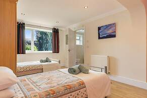 Sunningdale - Beach Side Cottage Sea Views Parking