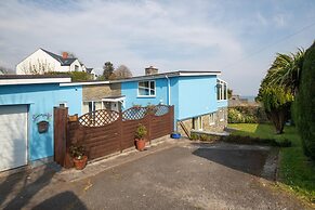 Sunningdale - Beach Side Cottage Sea Views Parking