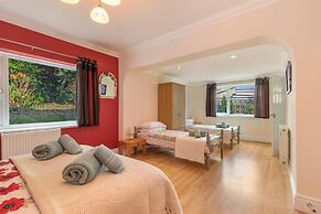 Sunningdale - Beach Side Cottage Sea Views Parking