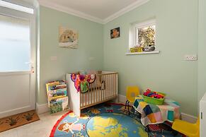 Sunningdale - Beach Side Cottage Sea Views Parking