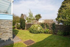 Sunningdale - Beach Side Cottage Sea Views Parking