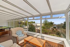 Sunningdale - Beach Side Cottage Sea Views Parking