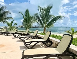 AMARA Beachfront Apartments by The Sea